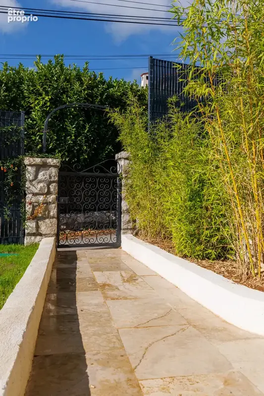 Maison entièrement rénovée avec piscine, à 200 m du village - photo 33