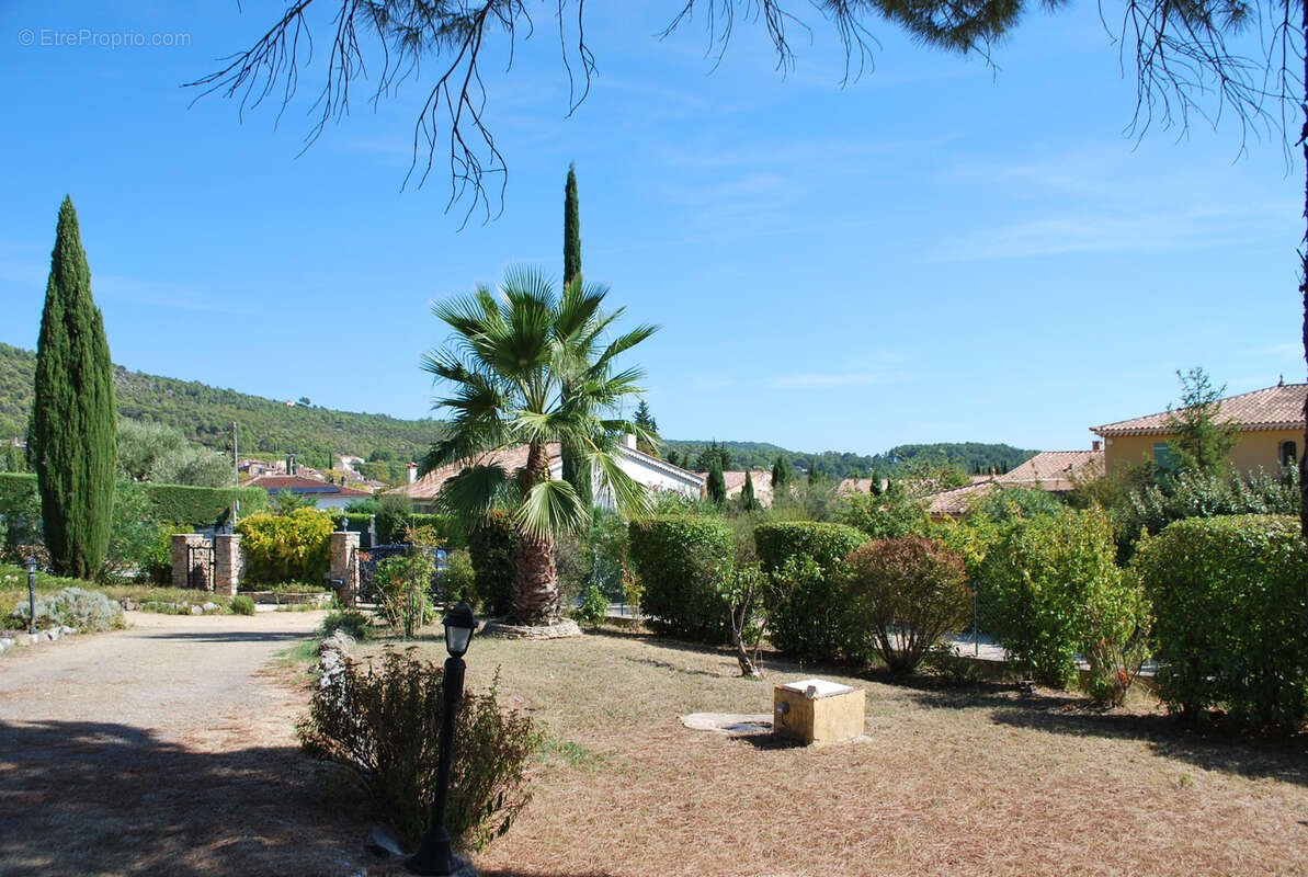 Maison à VILLECROZE