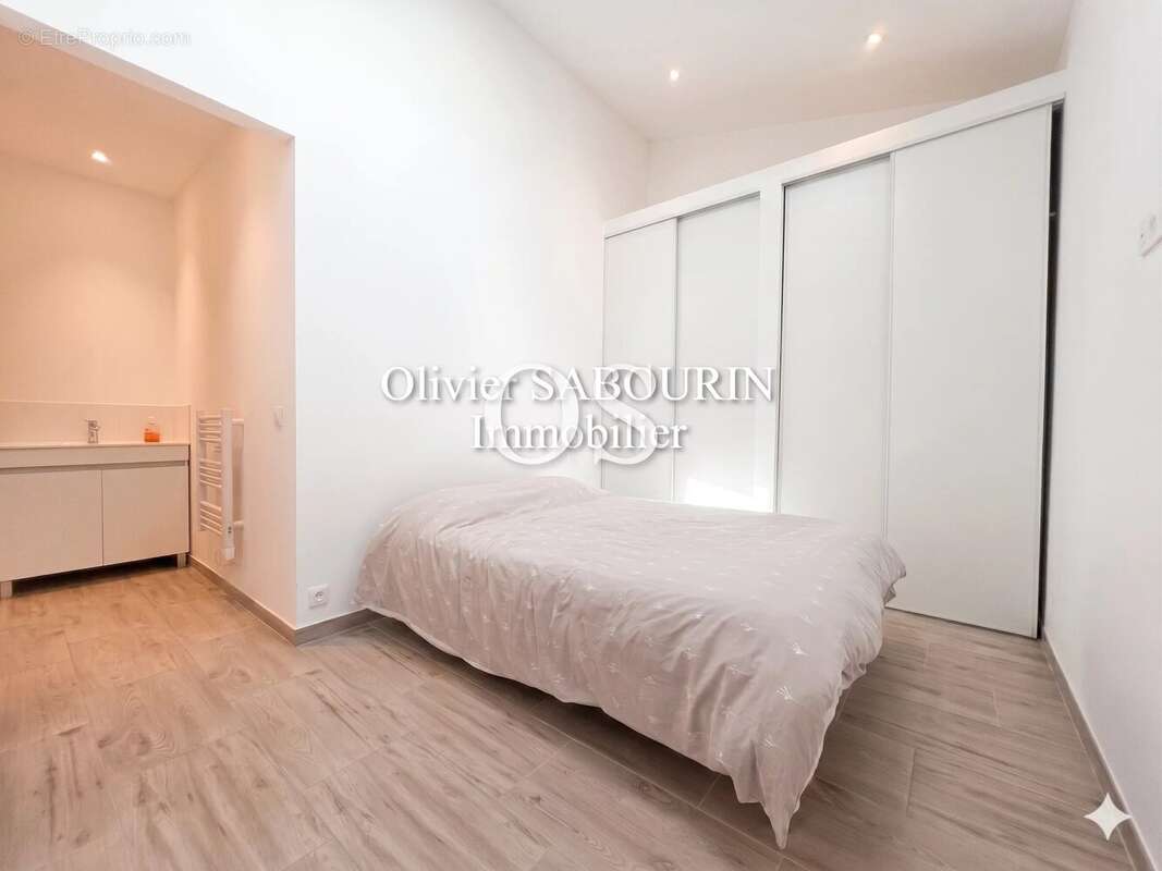 Appartement à ROQUEBRUNE-SUR-ARGENS