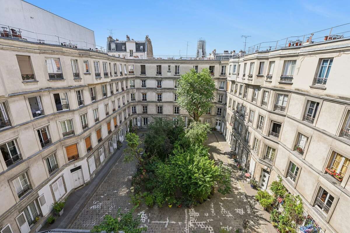Appartement à PARIS-18E
