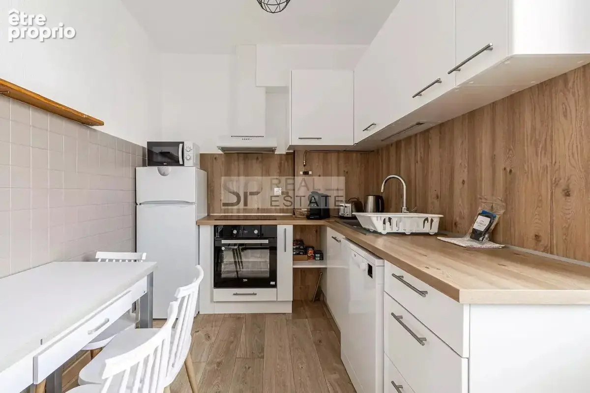 Cannes Suquet / Forville – Superbe 3 pièces  rénové, dernier étage, vendu meublé - photo 3