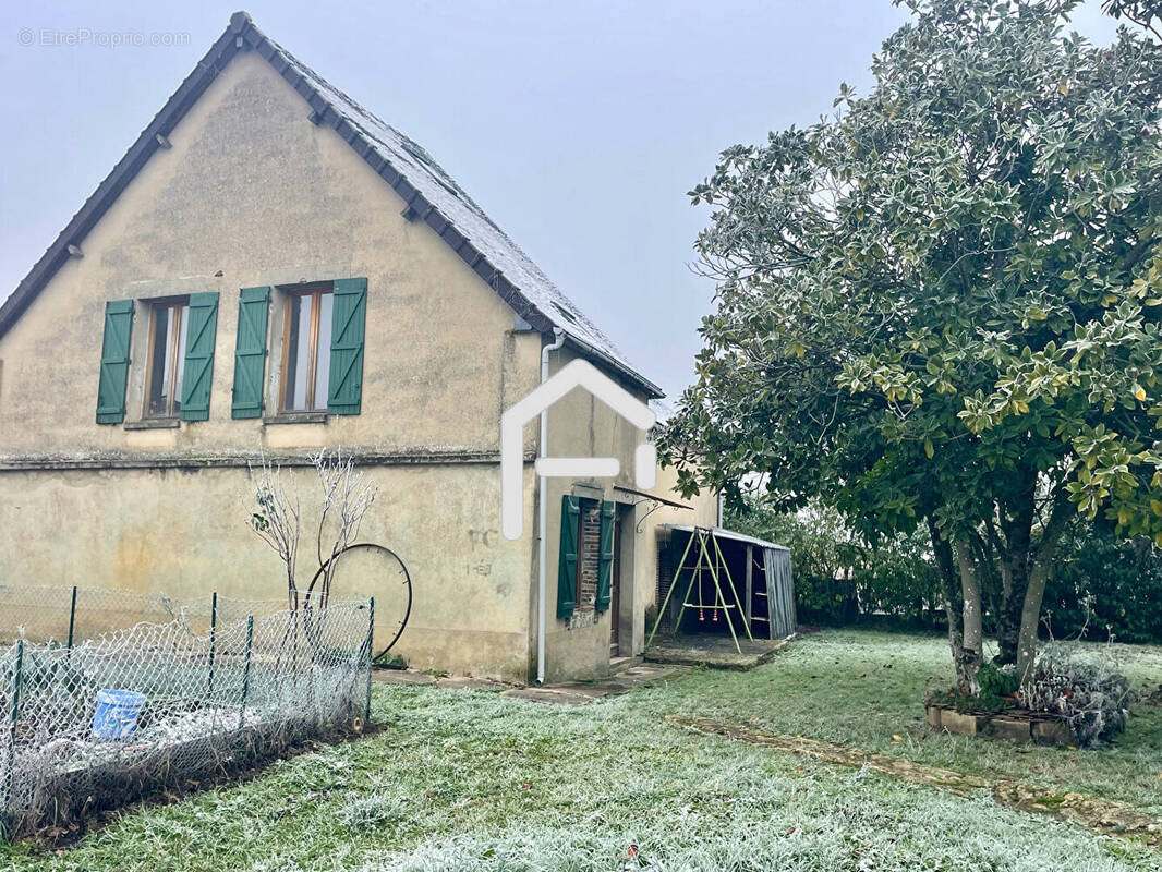 Maison à LIGNY-LE-CHATEL