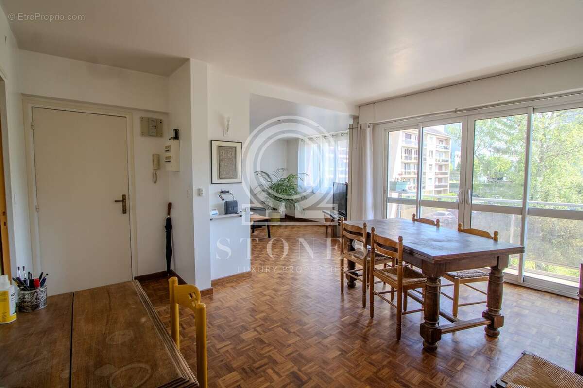 Appartement à LA CELLE-SAINT-CLOUD