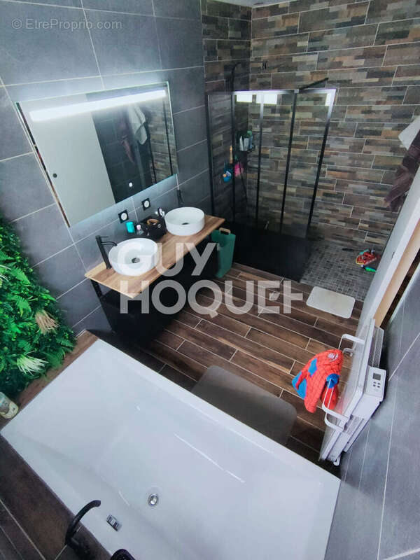 Maison à VILLENEUVE-DE-MARSAN