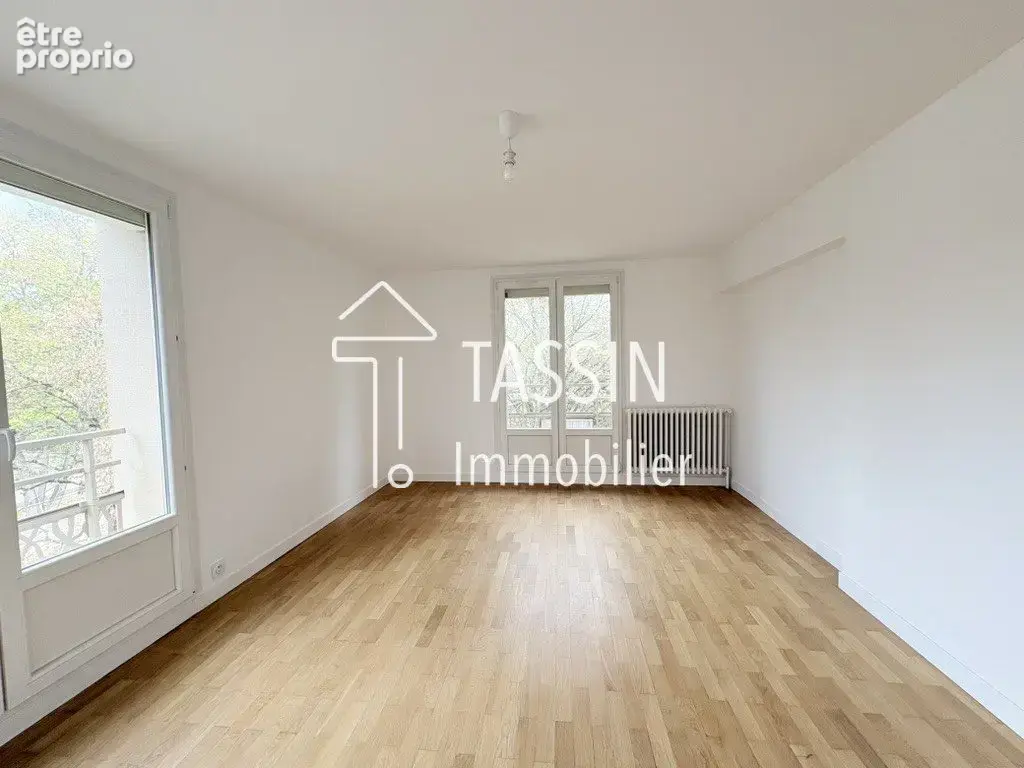 Ecully - Appartement T3 entièrement rénové - photo 2