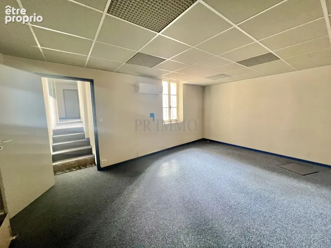 Fréjus Centre Immeuble entier à vendre avec ascenseur et ter - photo 3