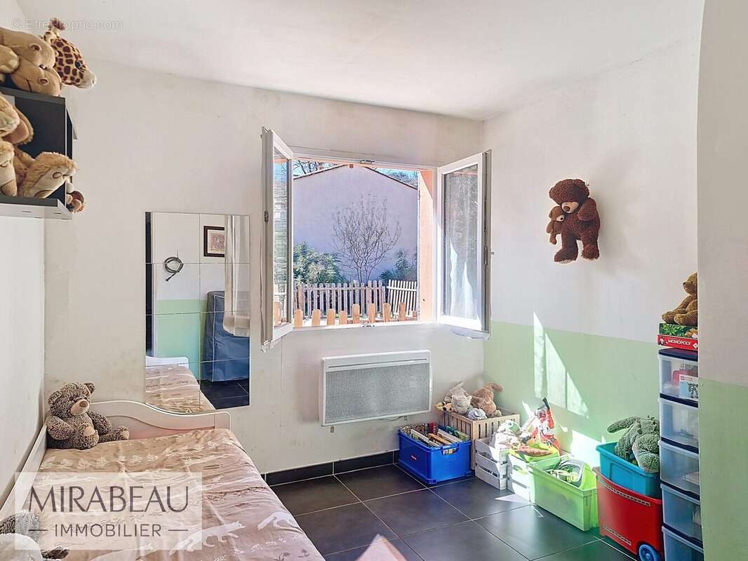 Maison à MIRABEAU