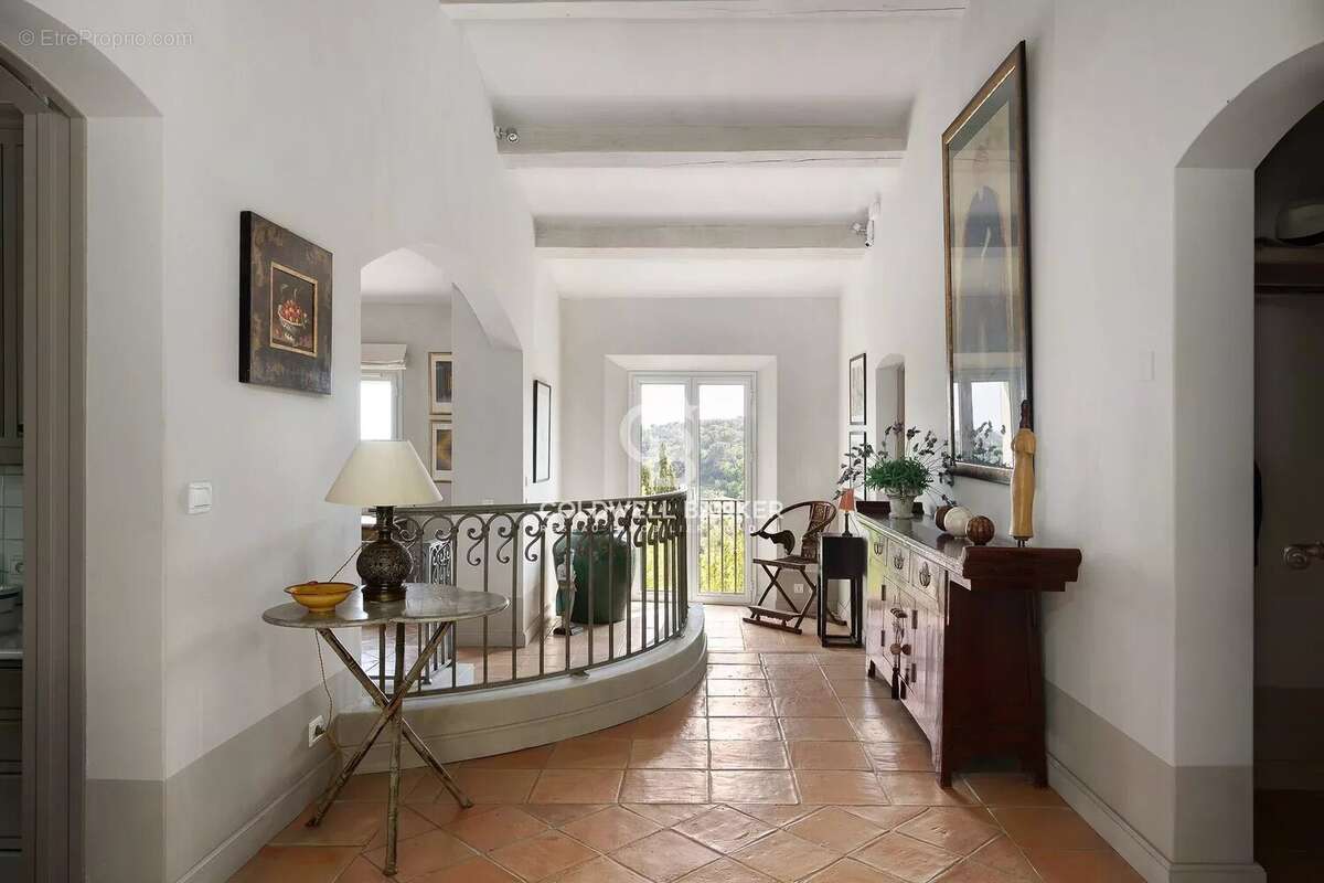 Maison à VALBONNE