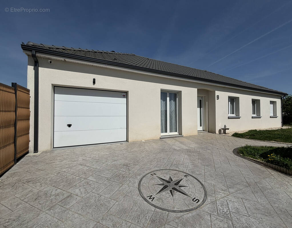 Maison à SAINT-ARNOULT-DES-BOIS