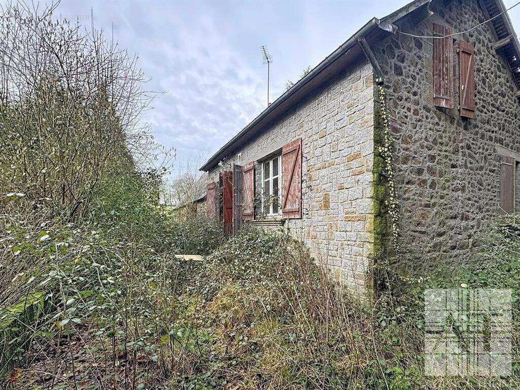 Longère en pierres à rénover - 1,43ha - idéal chevaux - photo 19