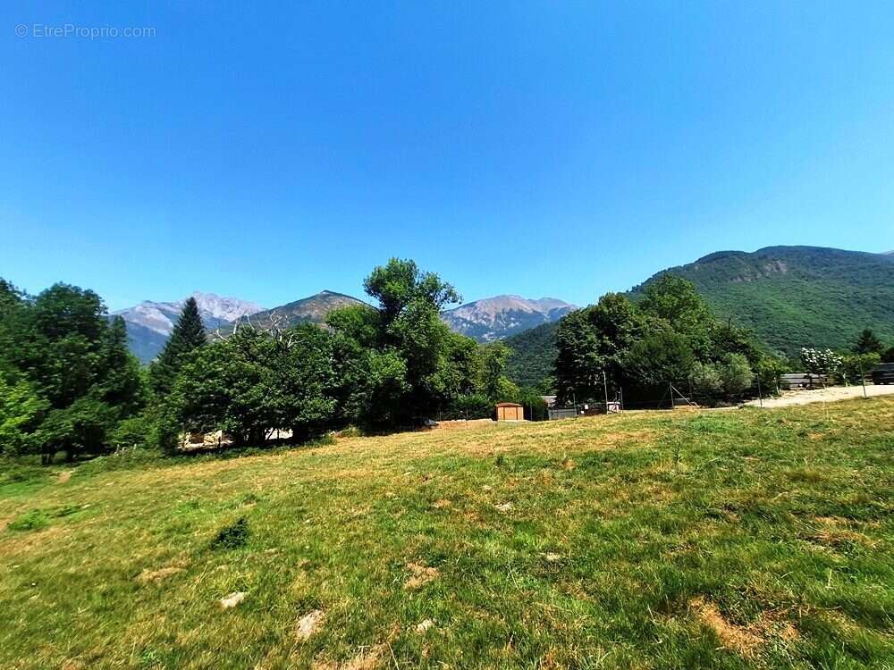 Terrain à SAINT-BEAT
