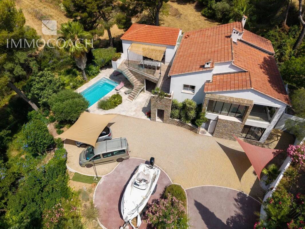 Maison à CARQUEIRANNE