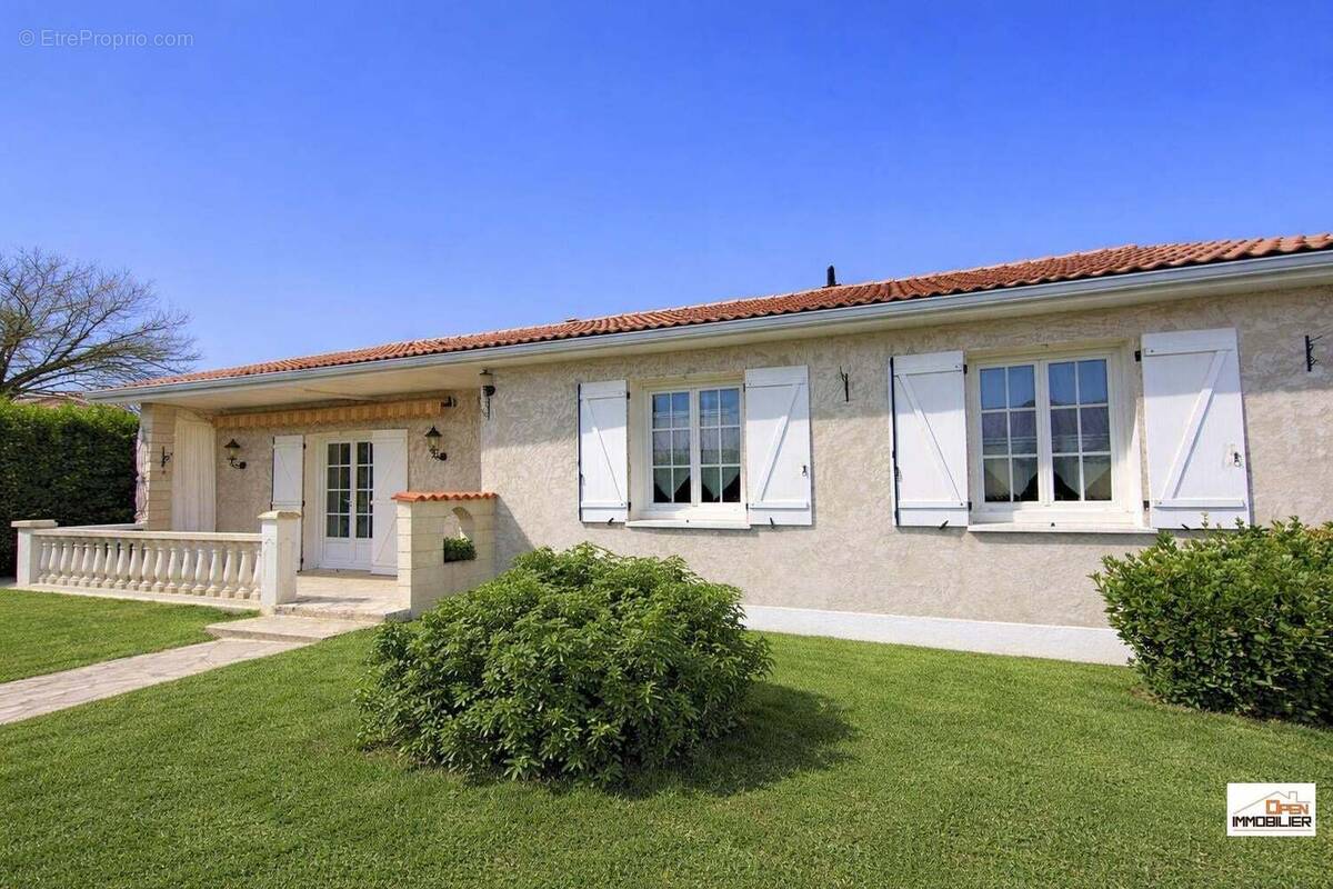 Maison à LINARS