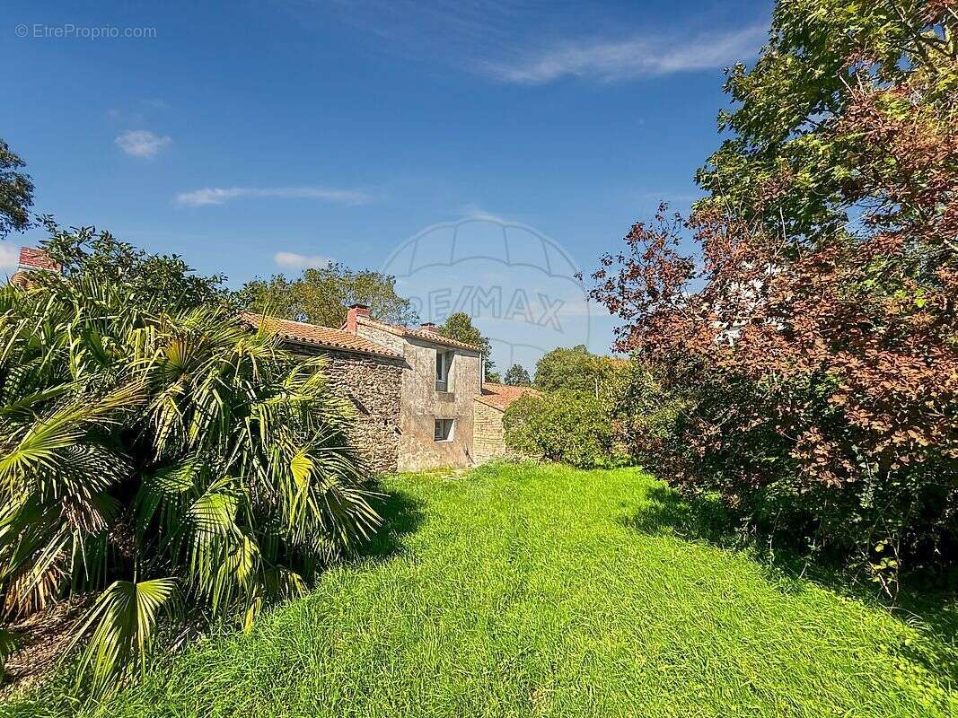 Maison à SAINTE-LUCE-SUR-LOIRE