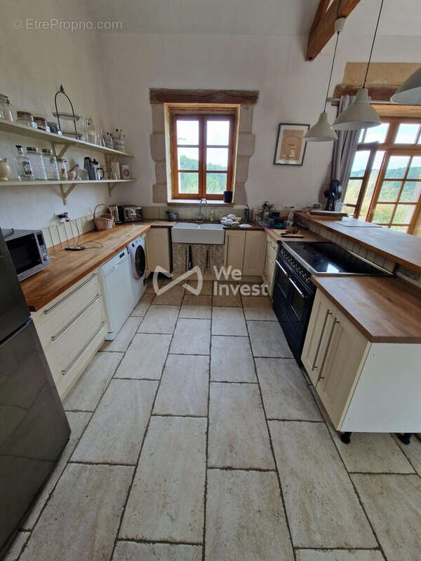 Maison 200 m² à Puy-L'eveque  - photo 7
