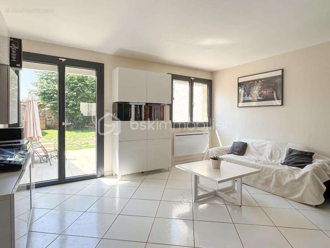 Maison à OZOIR-LA-FERRIERE