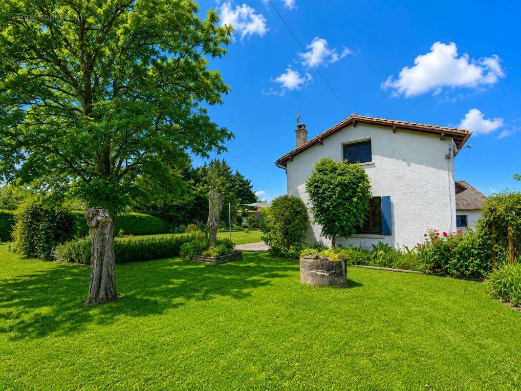 Maison de Campagne avec Garage, Carport et Potentiel d'Aména - photo 16