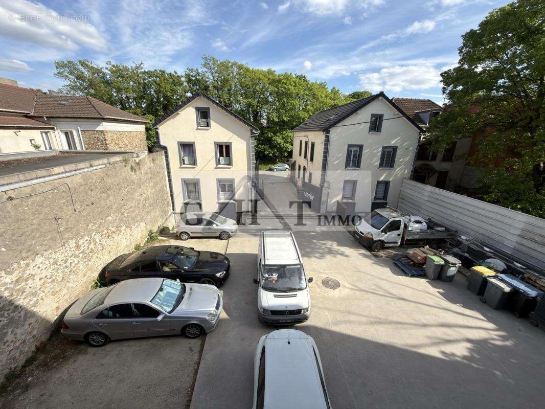 Commerce à VIGNEUX-SUR-SEINE