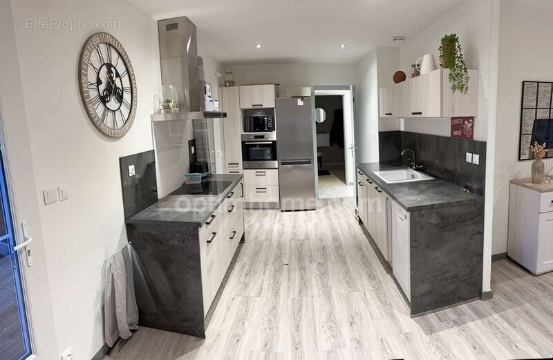 Maison à ROULLET-SAINT-ESTEPHE