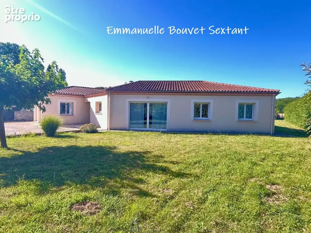 Maison contemporaine de plain-pied, 4 chambres, 2 sde, 2 wc, double-garage, 2000 m² de terrain - photo 3
