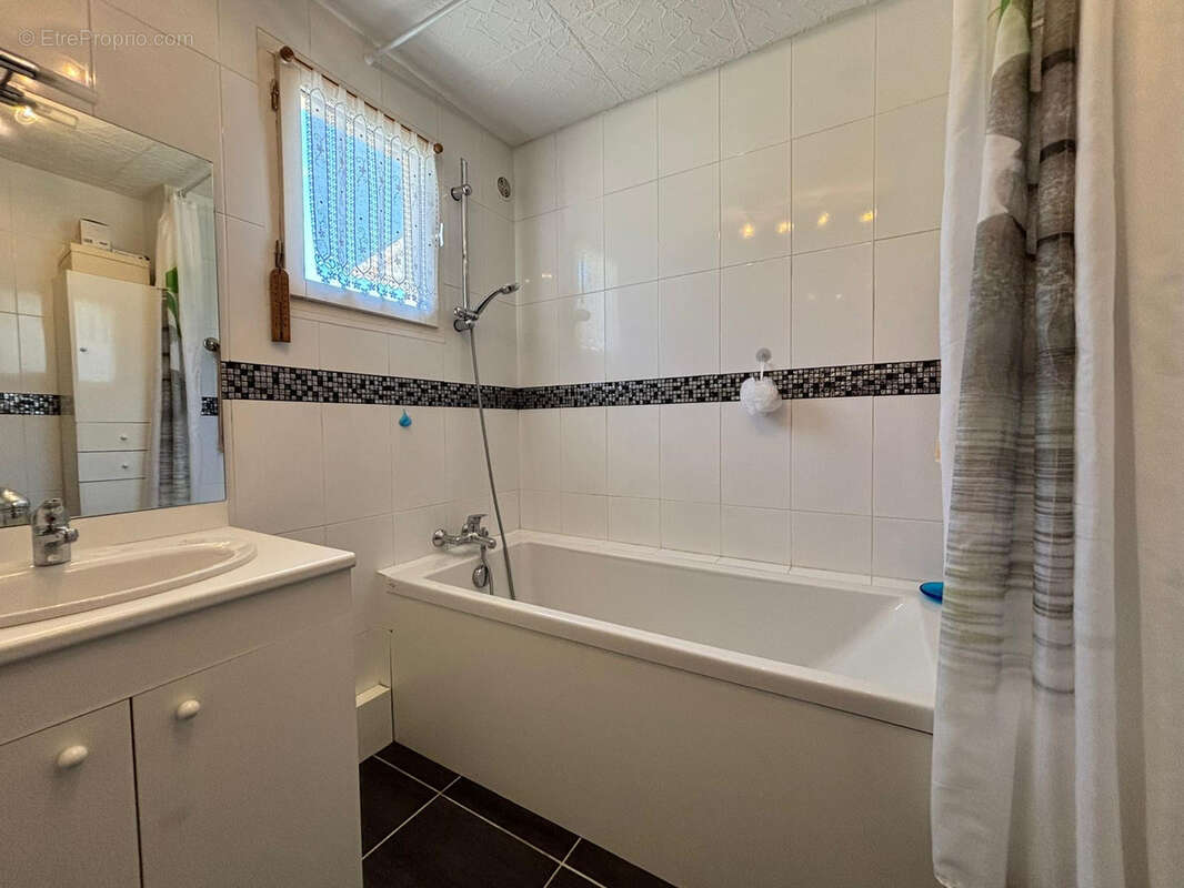 Coup de cœur assuré pour cette charmante maison de plain-pied ! - photo 8