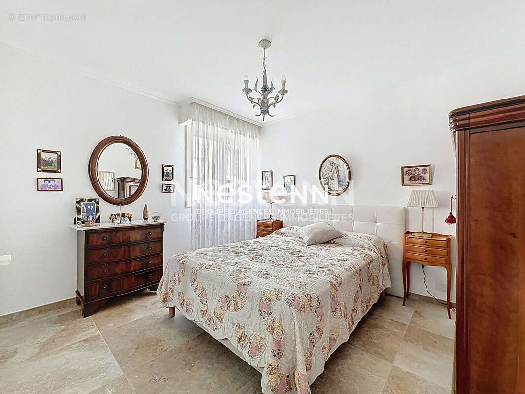 Appartement à VALLAURIS