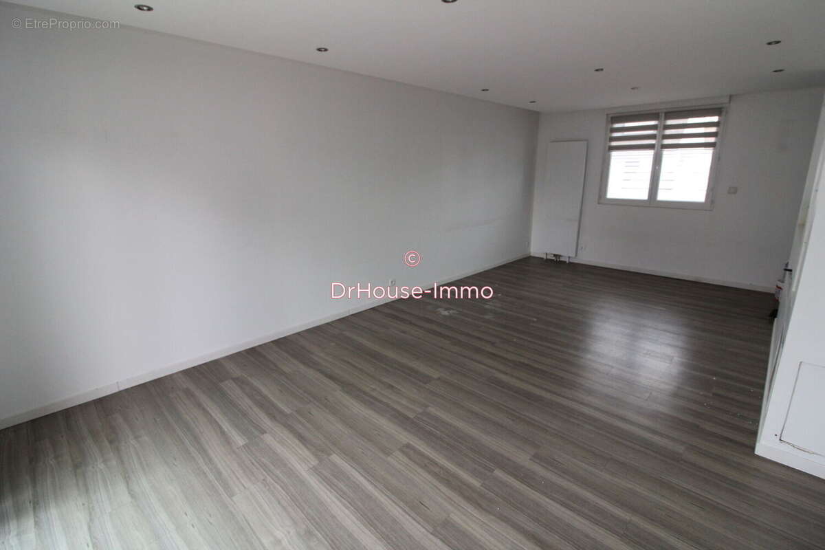 Maison à BRUAY-LA-BUISSIERE