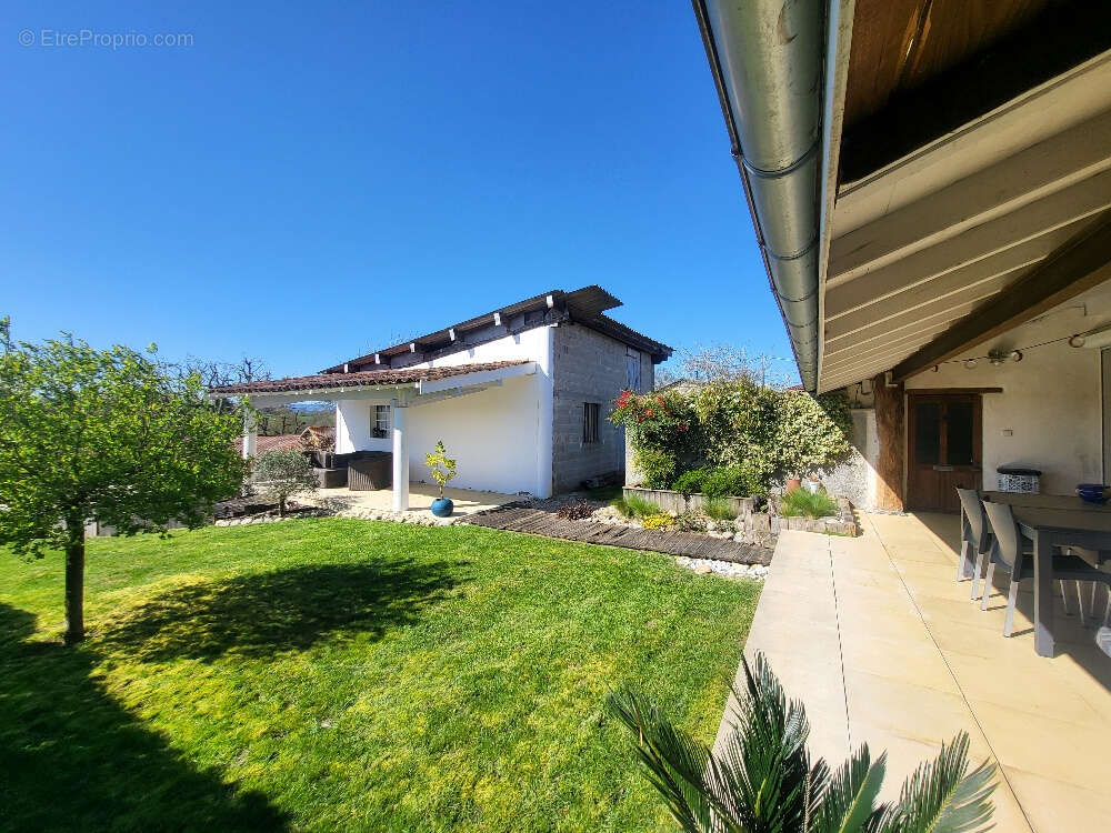 Maison à PONT-DE-VEYLE