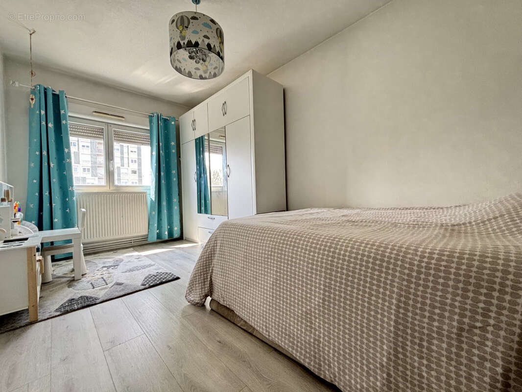 Appartement à SAINT-GENIS-LAVAL