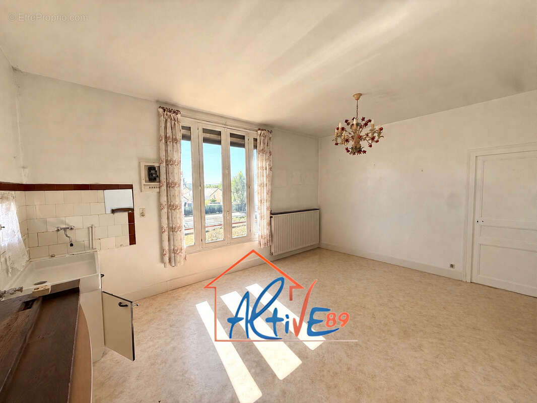Maison des années 30 à Gurgy de 180m2 - photo 8