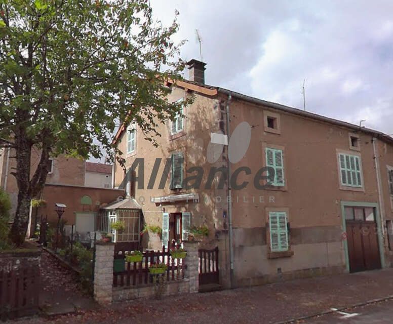 Maison à FOUGEROLLES