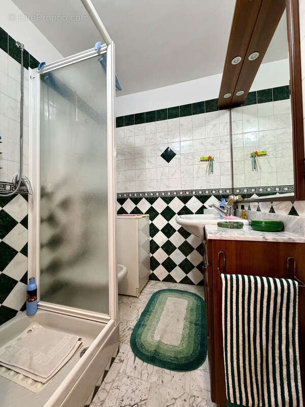 Appartement à ROQUEBRUNE-CAP-MARTIN