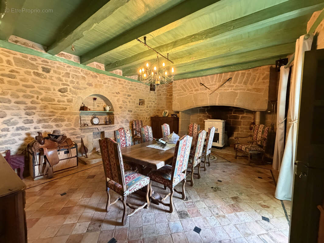 Magnifique propriété du 17éme, 2,5 ha prairie attenant, piscine, proche bourg tous commerces. - photo 10