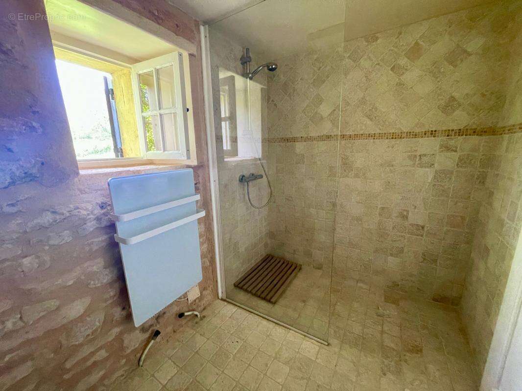 Maison à SAINTE-NATHALENE