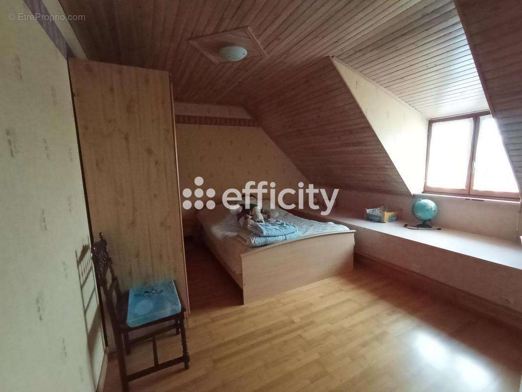 Maison à NEUVILLETTE