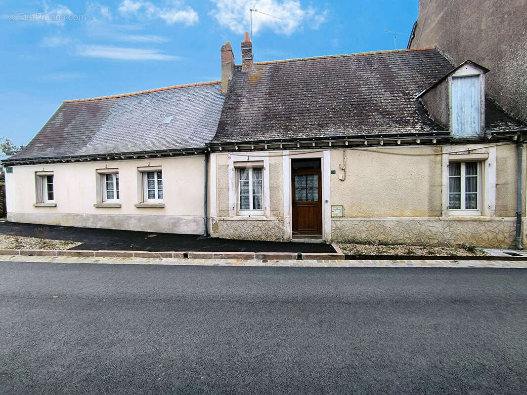Maison à LA JAILLE-YVON