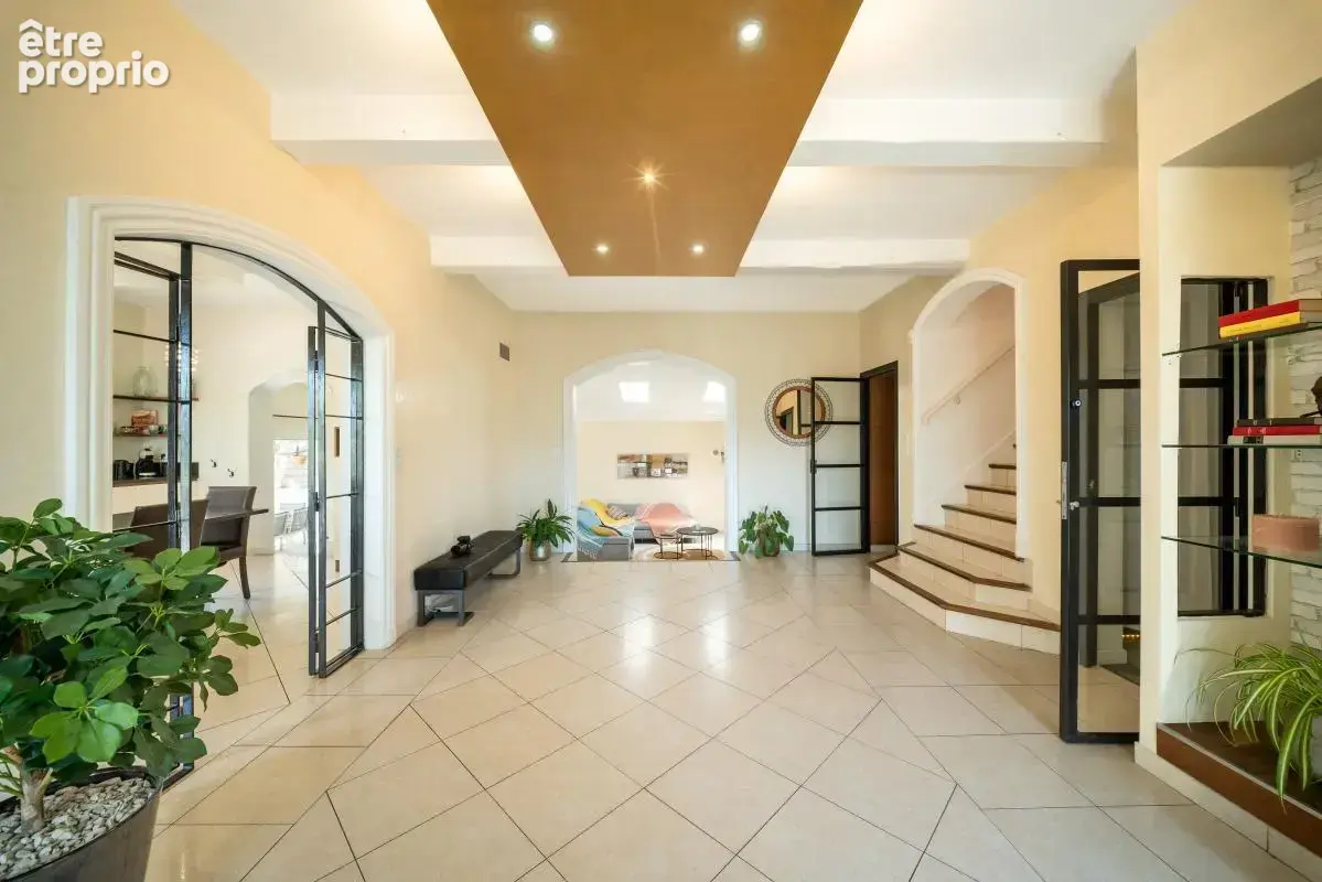 Villa d'exception - piscine - pool house - vue dominante - photo 6