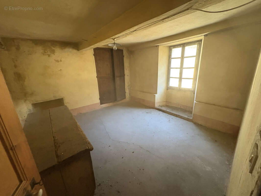 Maison à FONTAN