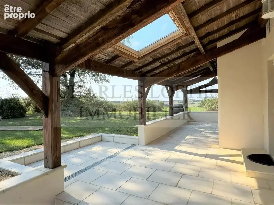 Superbes vues et joli emplacement pour cette maison en pierre, rénovée - photo 25