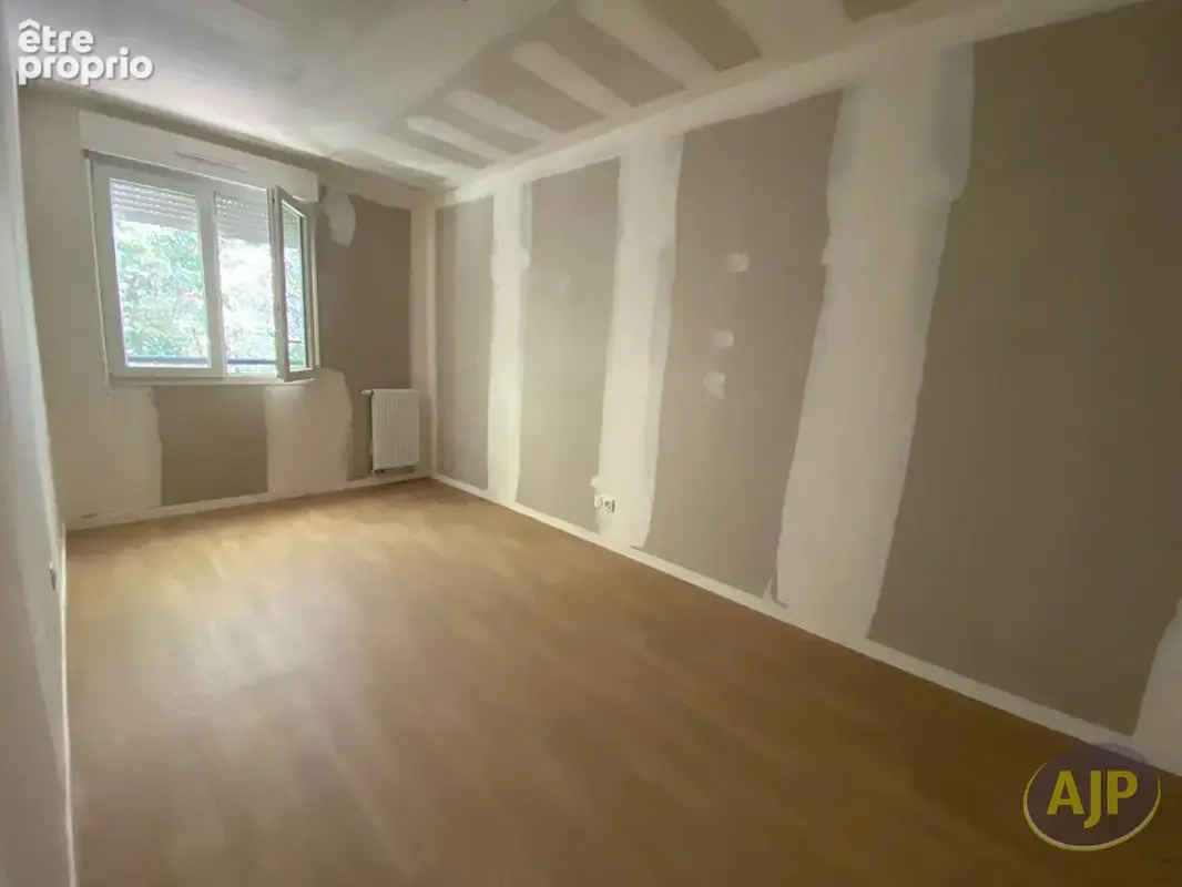 CASTELNAU  Maison avec jardin et garage - photo 15