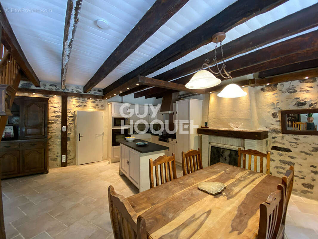 Maison 240 m² à Mont-Dol  - photo 3