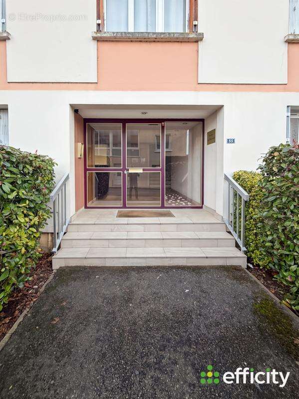 Appartement à MIRIBEL