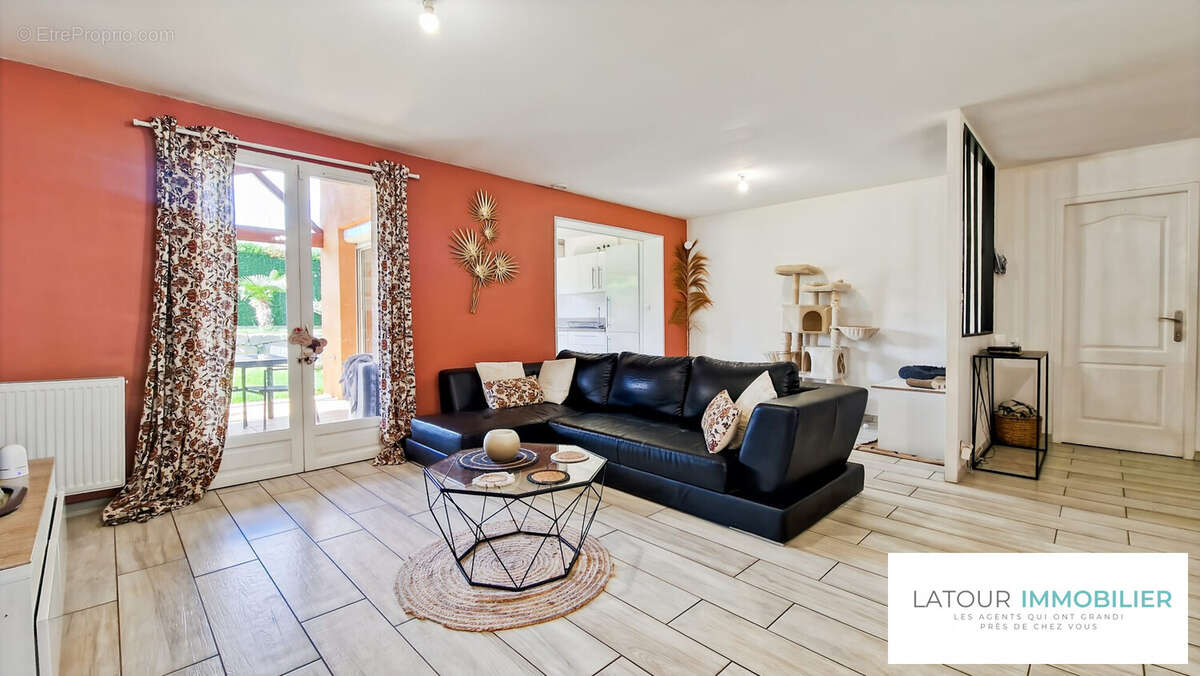 Maison à VILLEFONTAINE