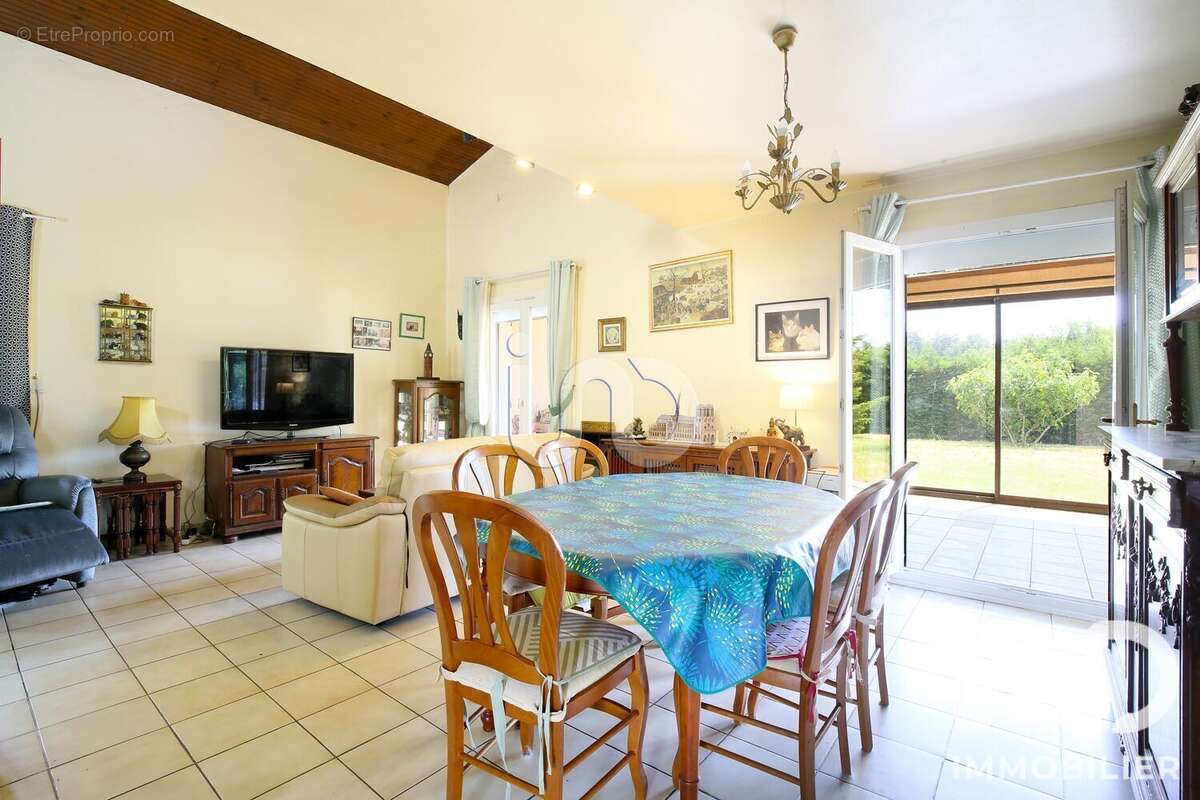 Maison 190 m² à Montberon  - photo 8