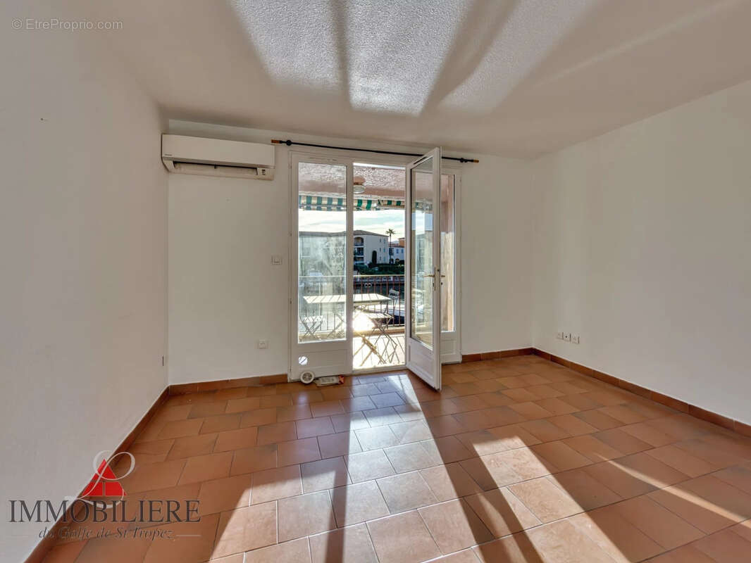 Appartement à COGOLIN