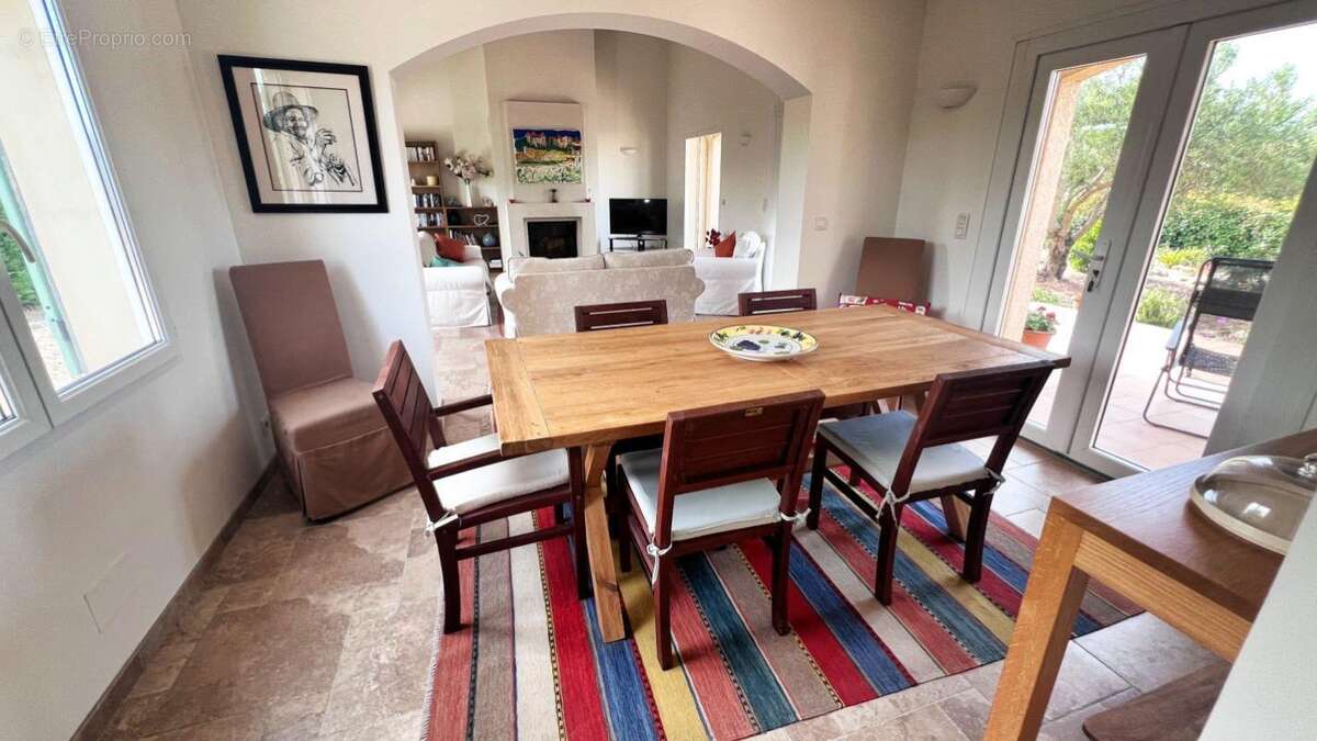 Maison à PARAZA