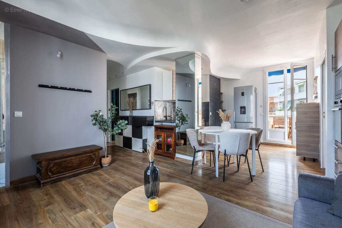 Appartement 70 m² à Nice  - photo 2