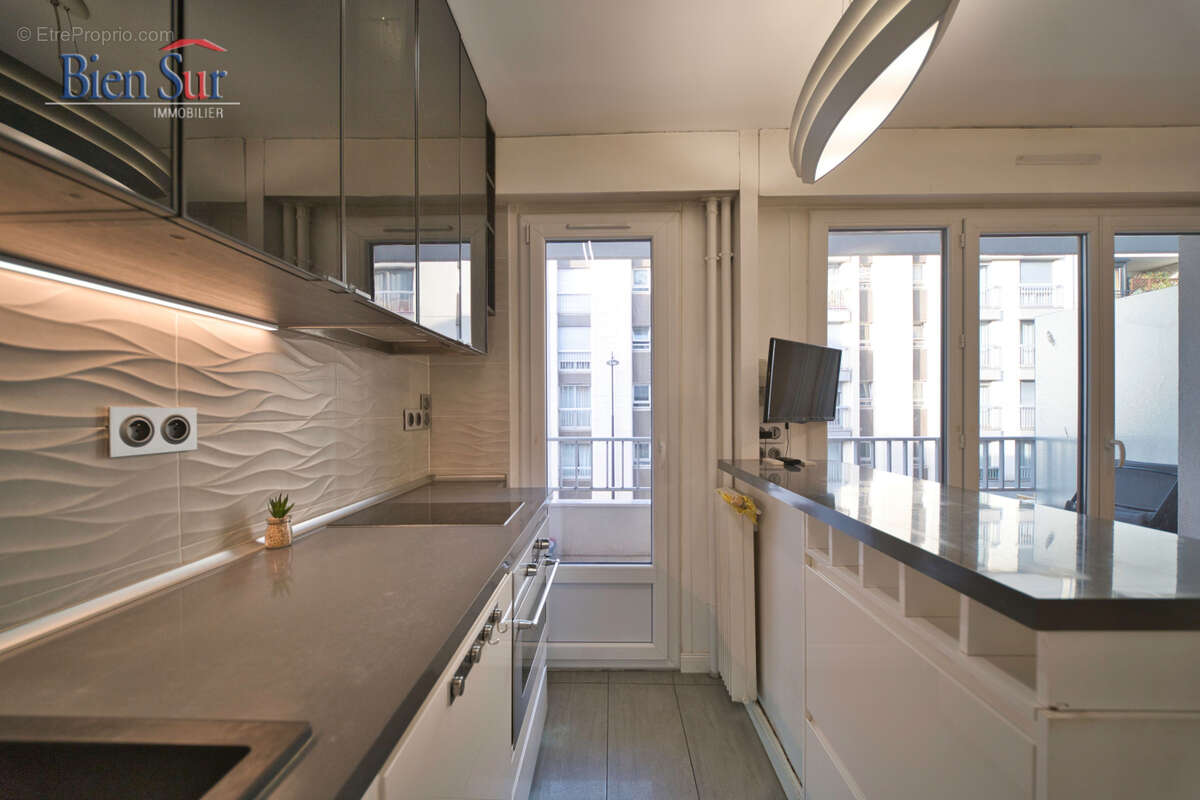 Appartement à PARIS-20E