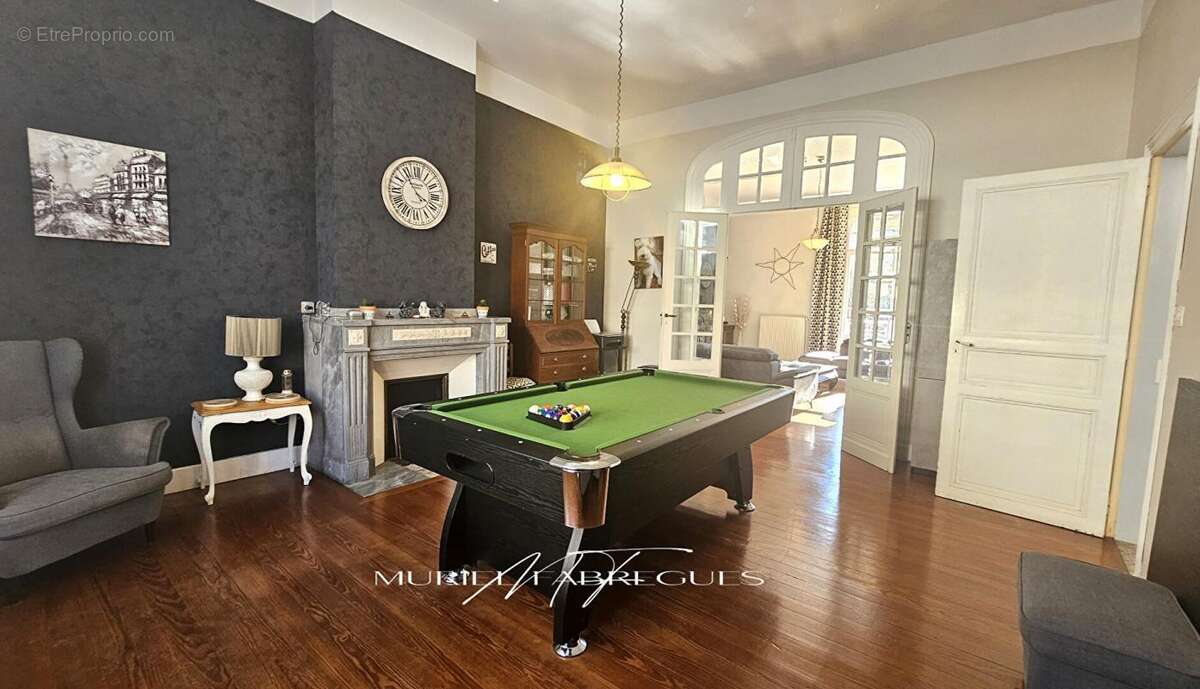 Maison de maître de 315 m2 avec  grandes dépendances, piscine chauffée, grand parc  de 3500 m2 - photo 12