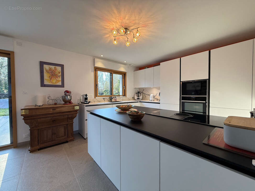 BEGMEIL (29) – Maison familiale rénovée avec prestations modernes, 5 chambres et terrasse plein sud à 700 m de la plage - photo 6